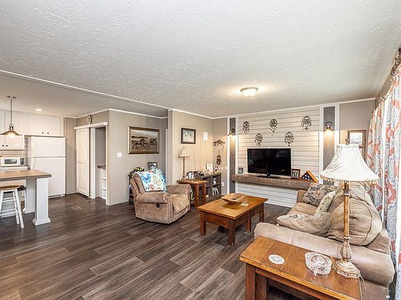 4th image of 15710 Pope Ln