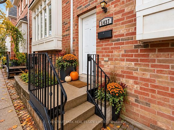 4th image of 1437 Queen St E