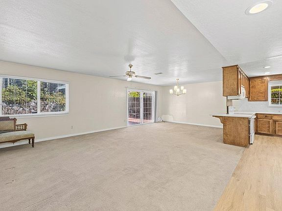 4th image of 6751 Will Rogers Dr