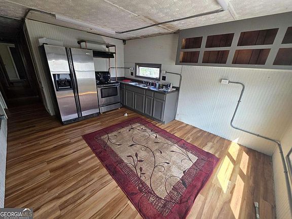 3rd image of 330 Augusta Ave