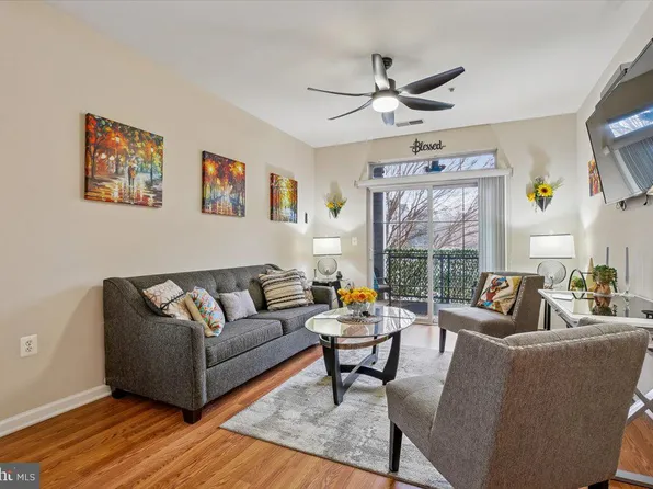 1321 Karen Blvd APT 301, Capitol Heights, MD 20743