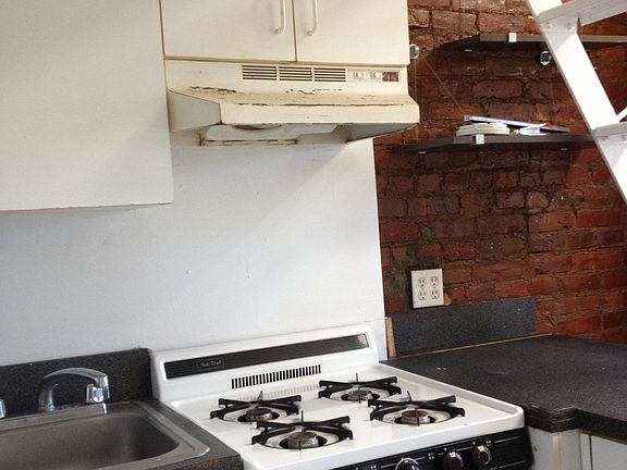 2nd image of 154 E 7th St APT 8