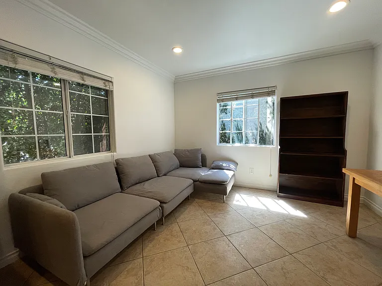 3435 S Catalina St #3 — Photo 13
