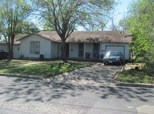 745 N Madison St, La Grange, TX 78945