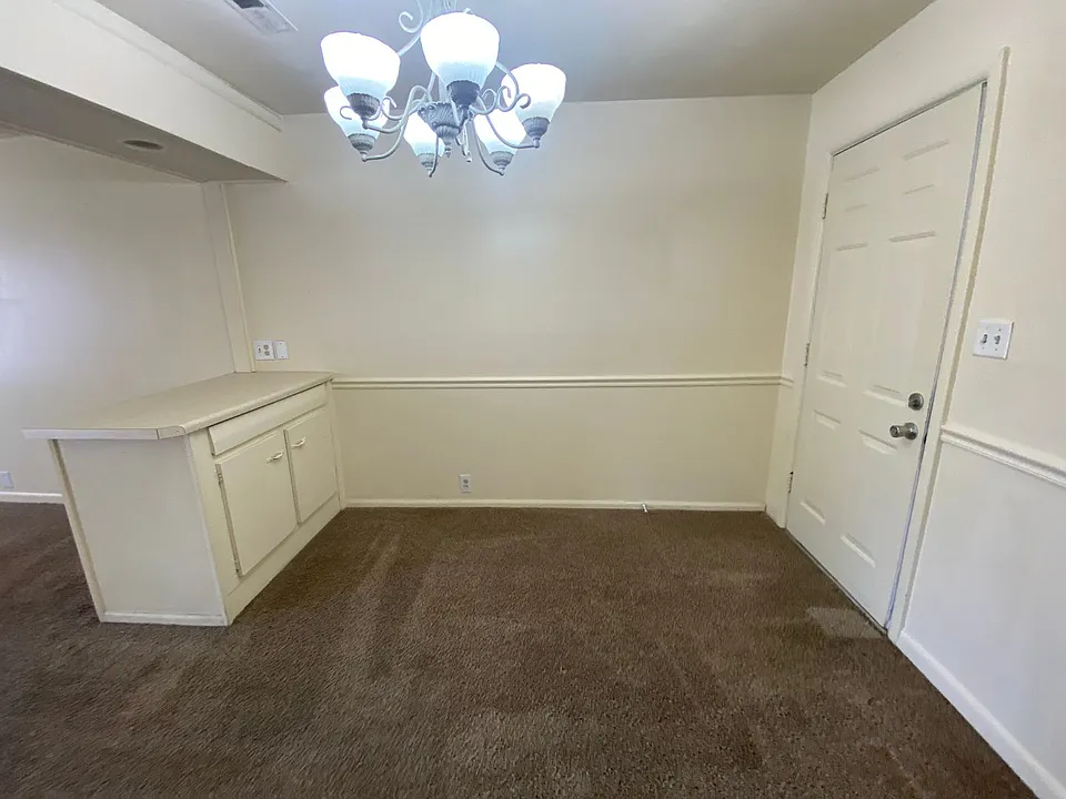 1401 Broadmoor Rd