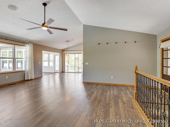 2nd image of 2091 Hollyhock Dr NE