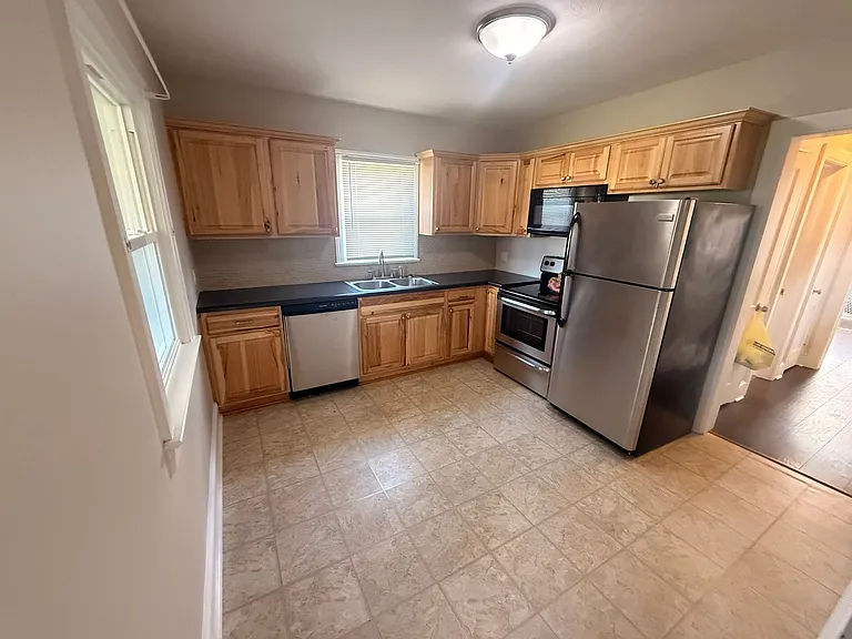 211 Hagan St — Photo 12