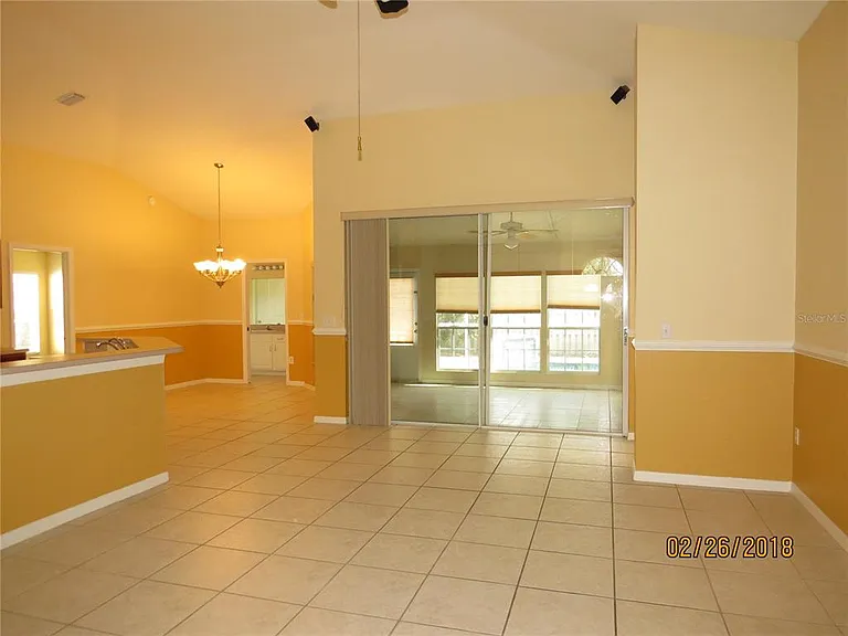 9427 Hunters Pond Dr — Photo 3
