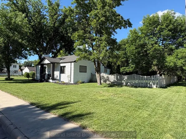 523 S Clay St, Grand Island, NE 68803