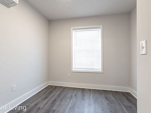 4th image of 304 E Ontario St Floor 1