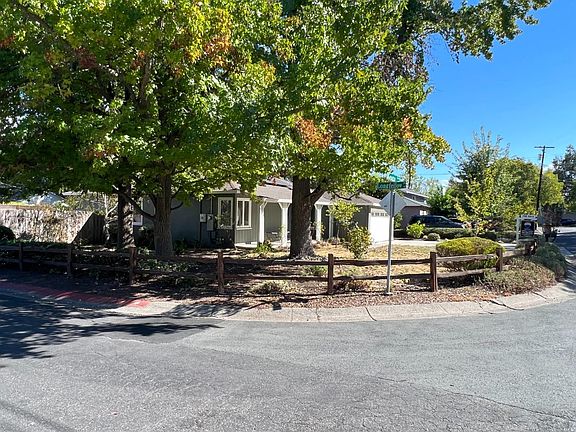 5th image of 295 Keats Cir