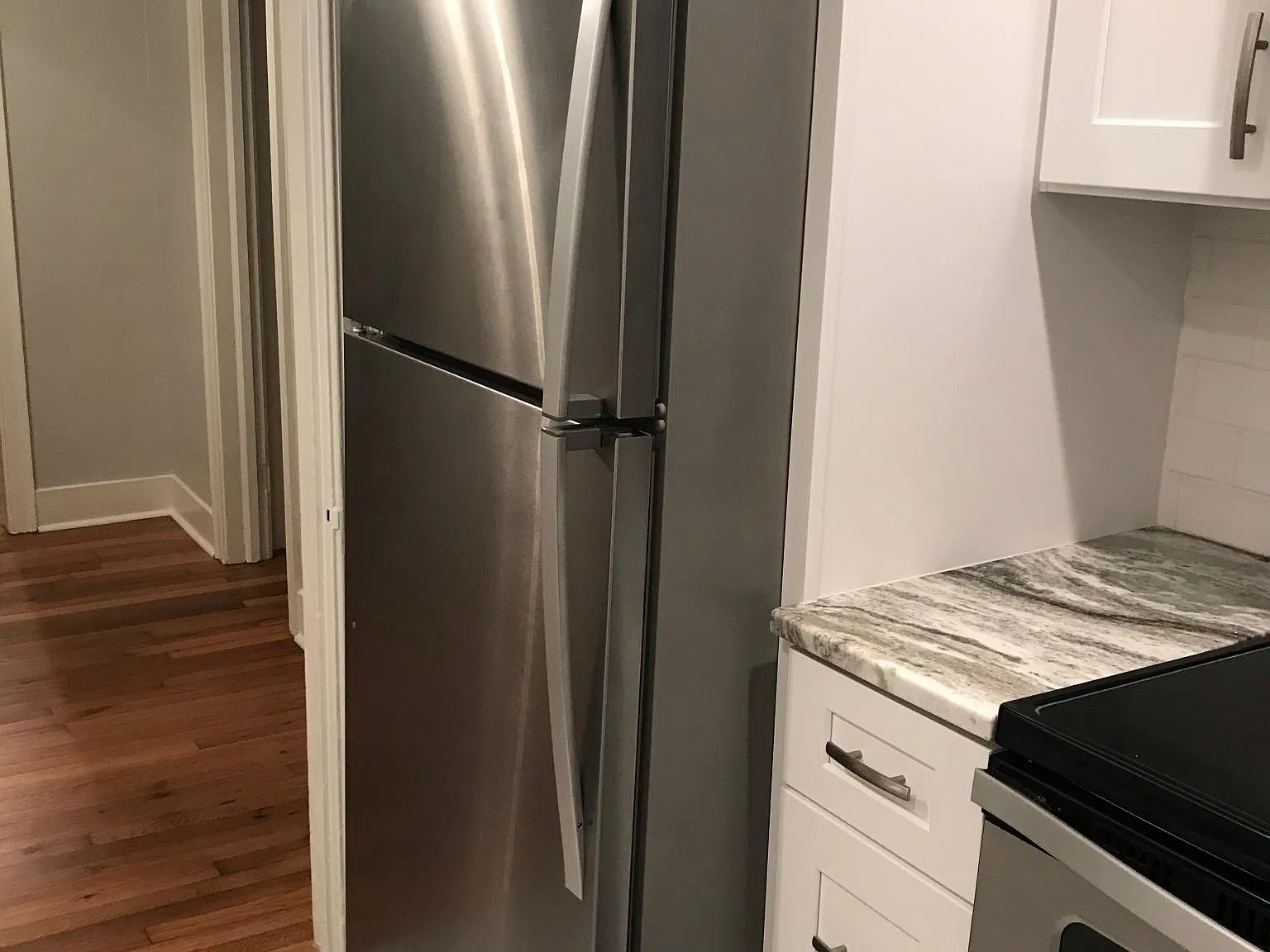2 bed, 852 sqft, $3,200 — Photo 4