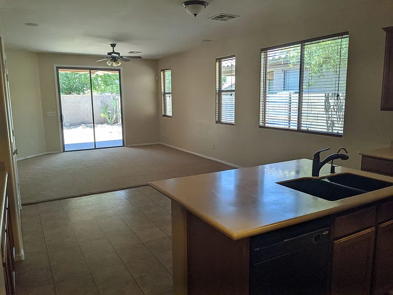 9204 N 182nd Ln — Photo 3