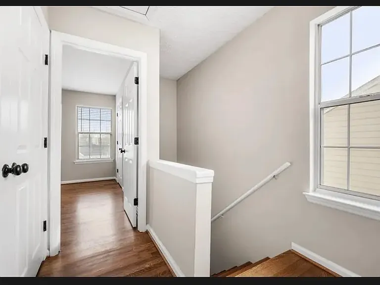 3854 Meadow Creek Dr — Photo 8