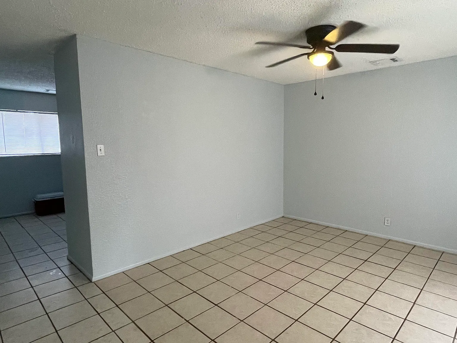 3 bed, 1300 sqft, $1,000 — Photo 4