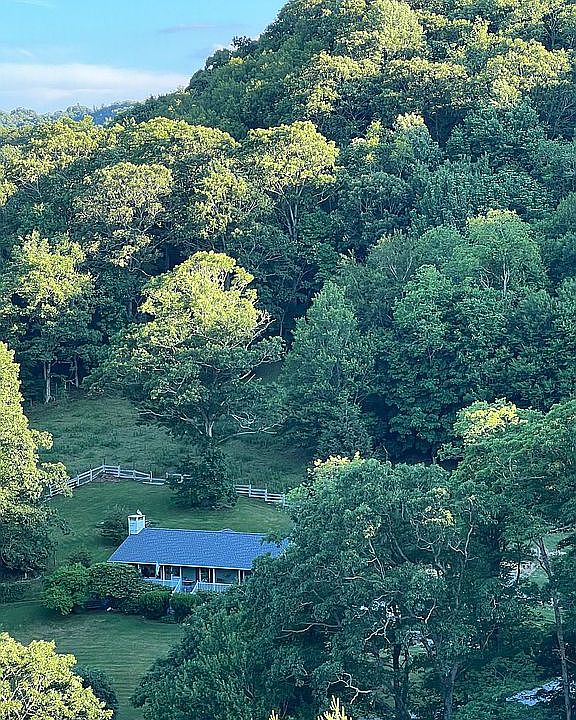 2nd image of 284 Shore Dr