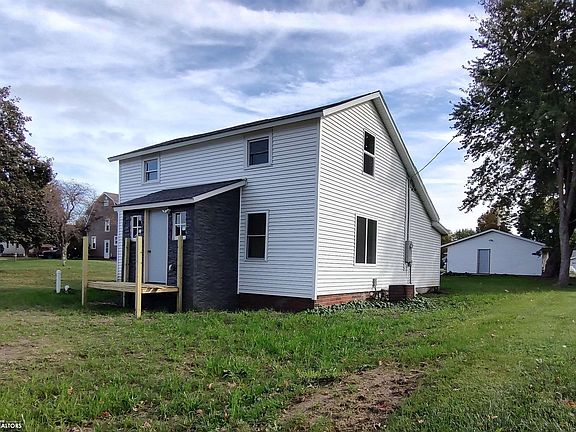 2nd image of 304 Buhrow St