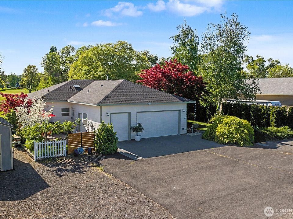 1st image of 19352 Lakeview Dr NW