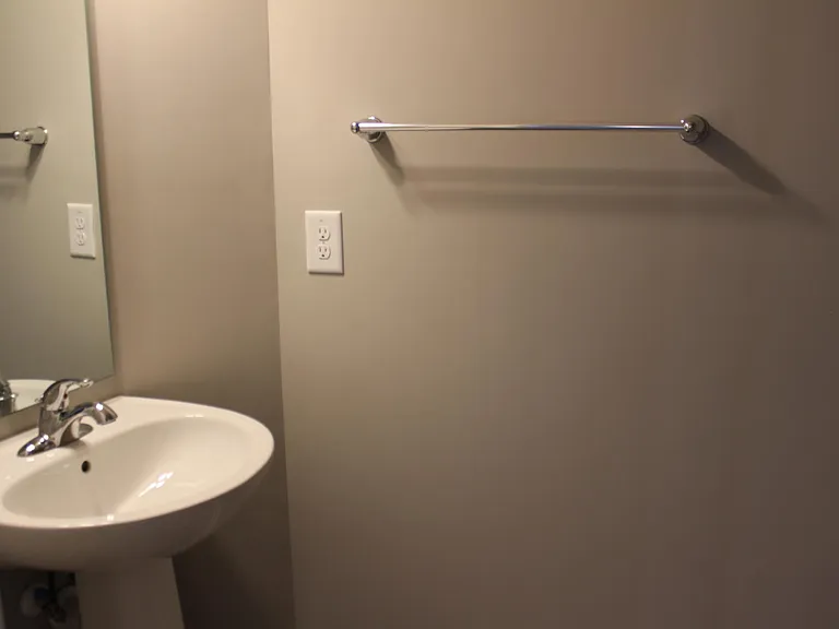 1084 Kenross Dr — Photo 11