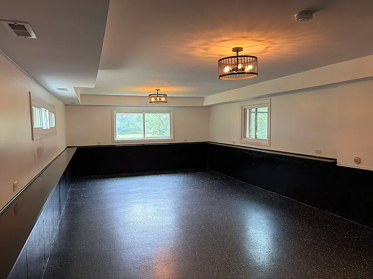 8365 W Lincoln Hwy — Photo 16