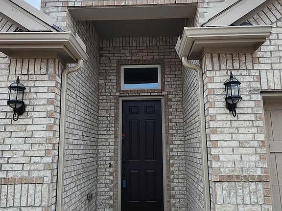 3rd image of 6125 Tahoe Winds Dr