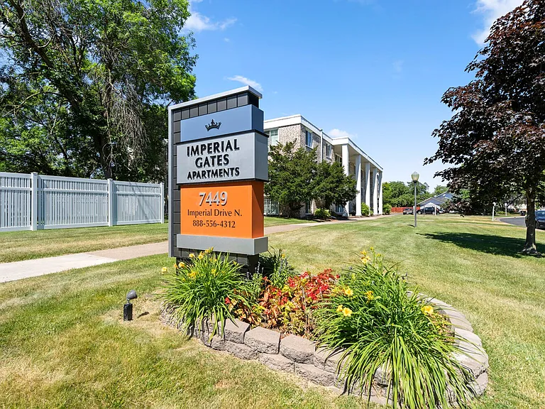 Imperial Gates Apartments — Photo 17