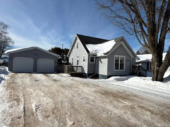 2115 Deer Lake Ave, Ishpeming, MI 49849