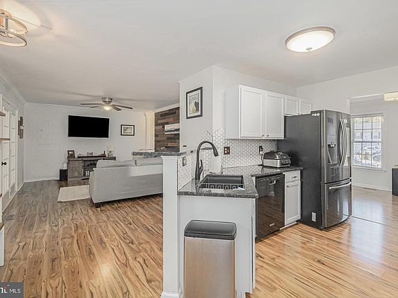 3rd image of 8903 Leeds Ct