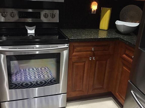 3rd image of 6940 Miami Gardens Dr #1327