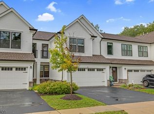 23 Bellflower Ct, Hackettstown, NJ 07840