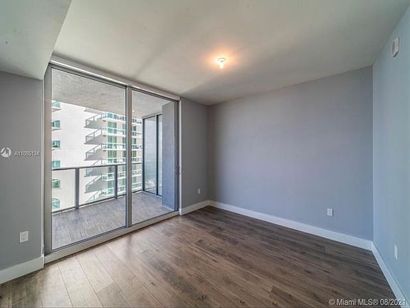 5th image of 488 NE 18th St Unit 3603