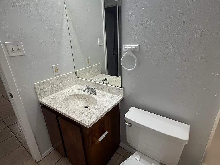 8 Harroun Ct #B — Photo 16