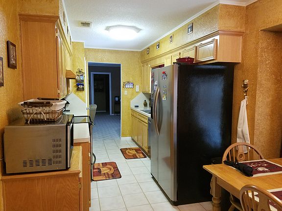 3rd image of 504 Lotus St