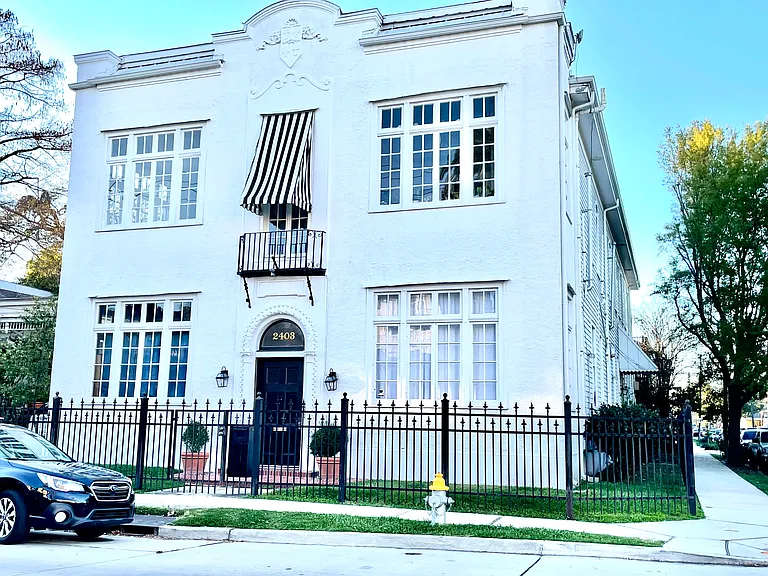 2403 Carondelet St #D — Photo 20