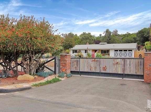 4th image of 1420 S Loma Dr