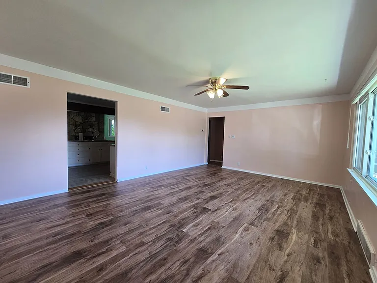 1005 Rimrock Rd — Photo 7