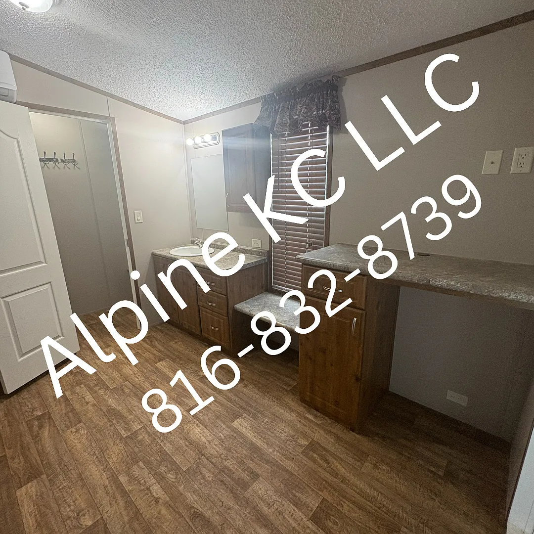 Studio, 250 sqft, $499 — Photo 1