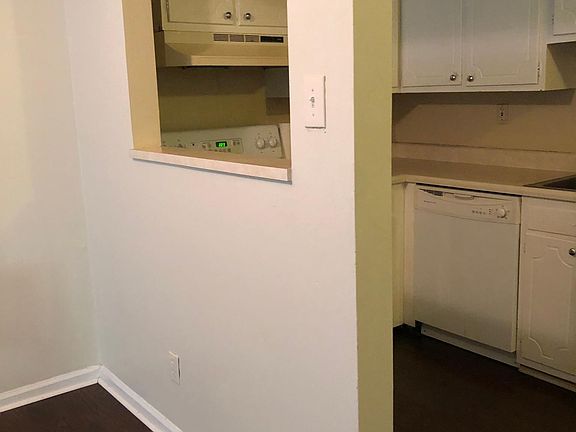 3rd image of 728 Zorn Ave APT 1