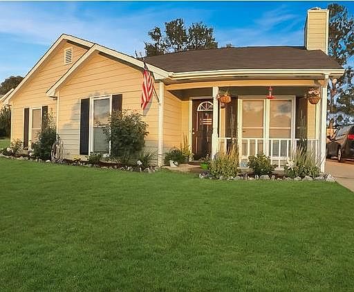 2nd image of 310 Sunny Ln