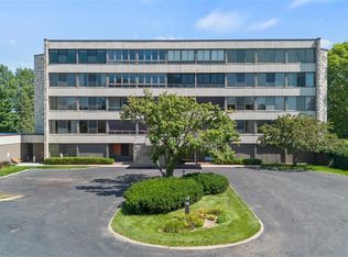 820 Club House Rd UNIT 5A, North Liberty, IA 52317