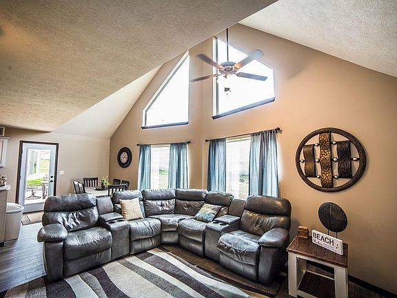 4th image of 290 240th Ave #221