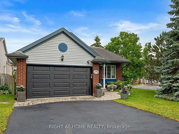 2nd image of 120 Grandpark Cir