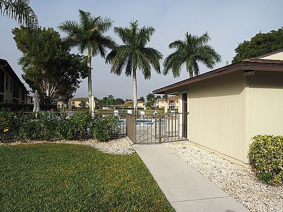 Entrance to Pool 