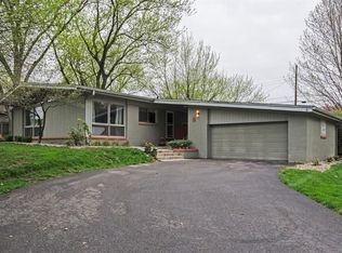6 Thornhurst Dr, Carmel, IN 46032