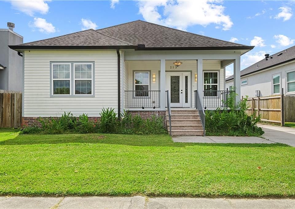1st image of 213 Beaver Dr
