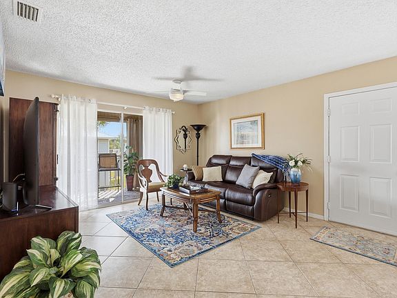 5th image of 205 SE Village 205 Drive #205