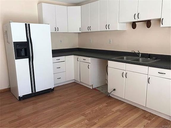 2nd image of 107 Homestead Ave APT A