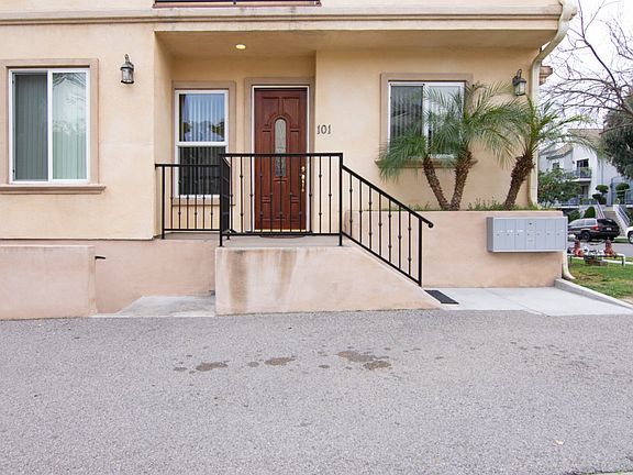 2nd image of 526 E Elmwood Ave APT 101
