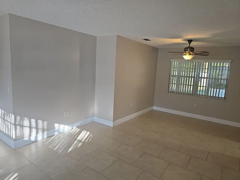 7251 McGinnes Ct — Photo 6