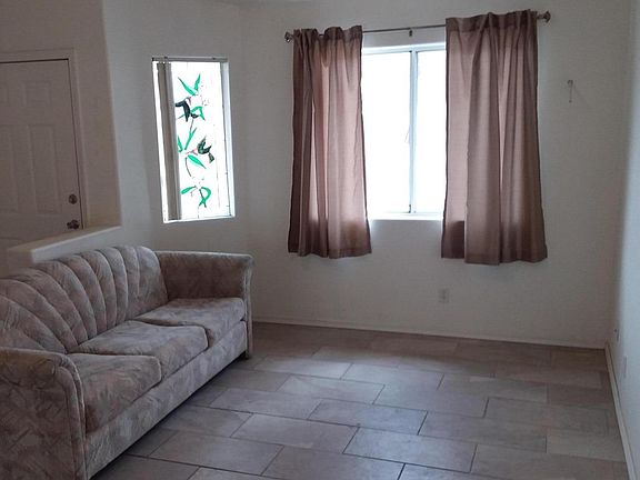 3rd image of 3491 Iroquois Dr